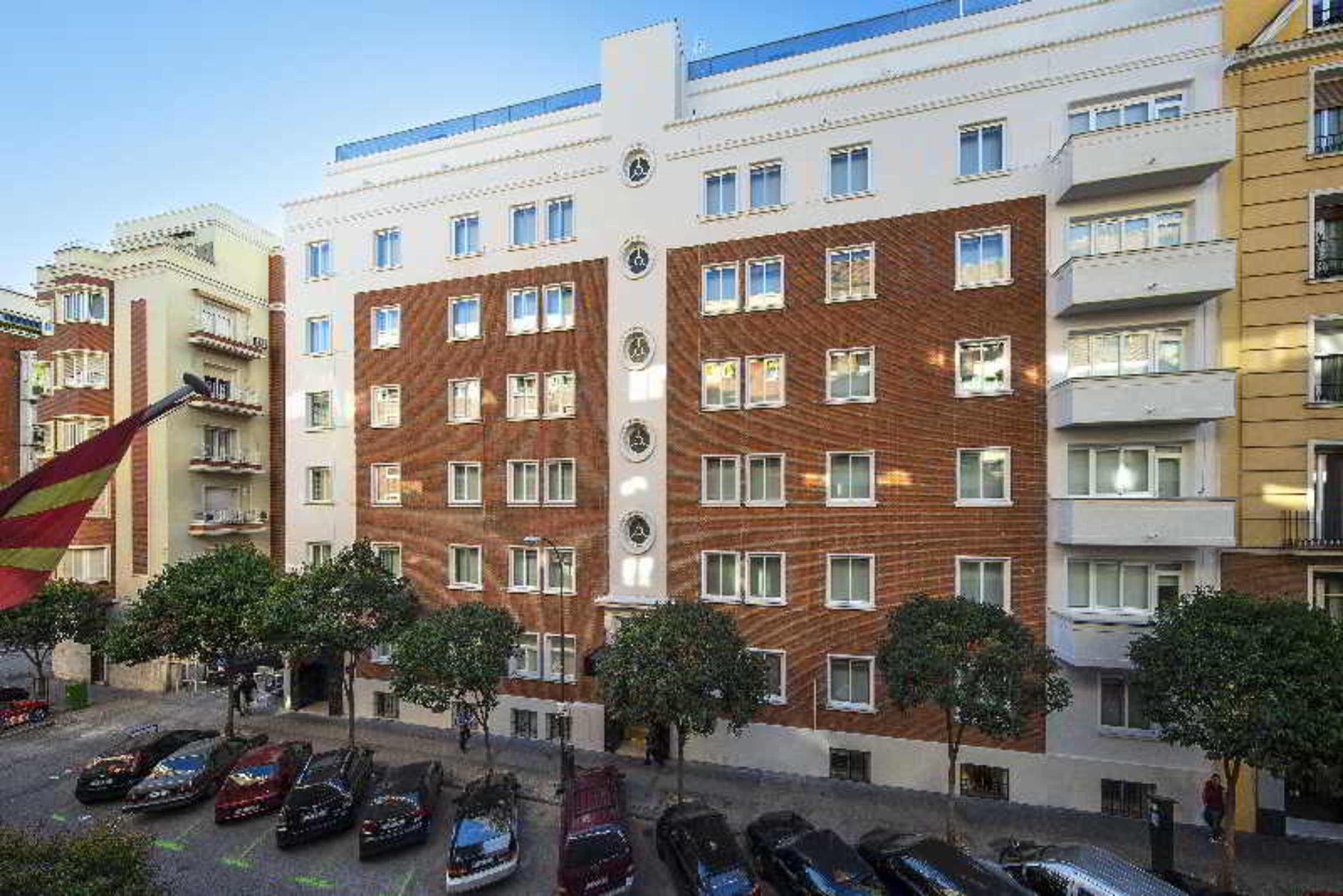 Hotel Neomagna Madryt Zewnętrze zdjęcie