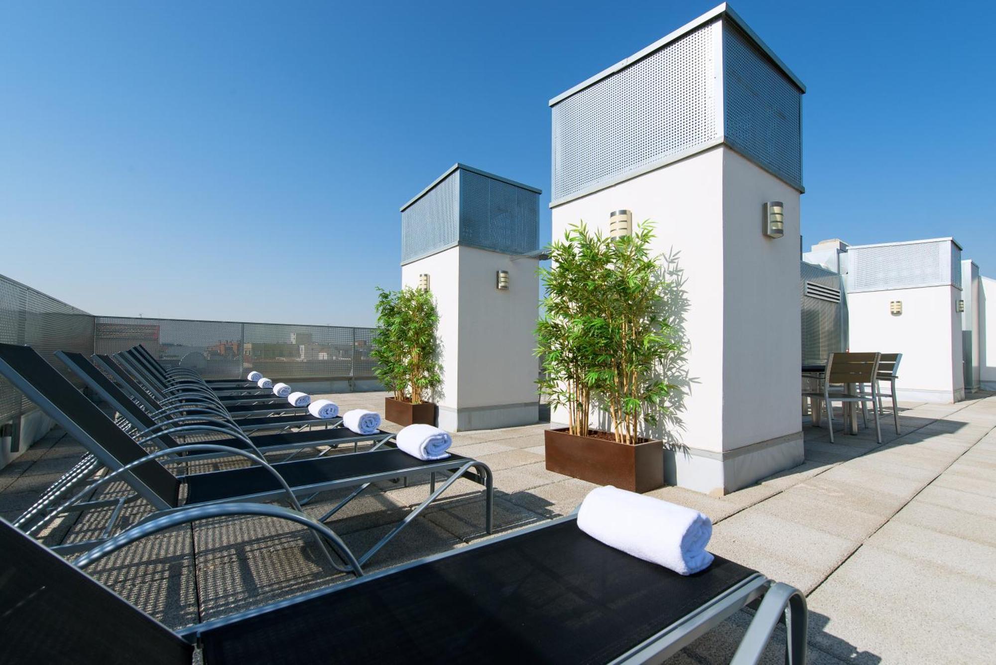 Hotel Neomagna Madryt Zewnętrze zdjęcie