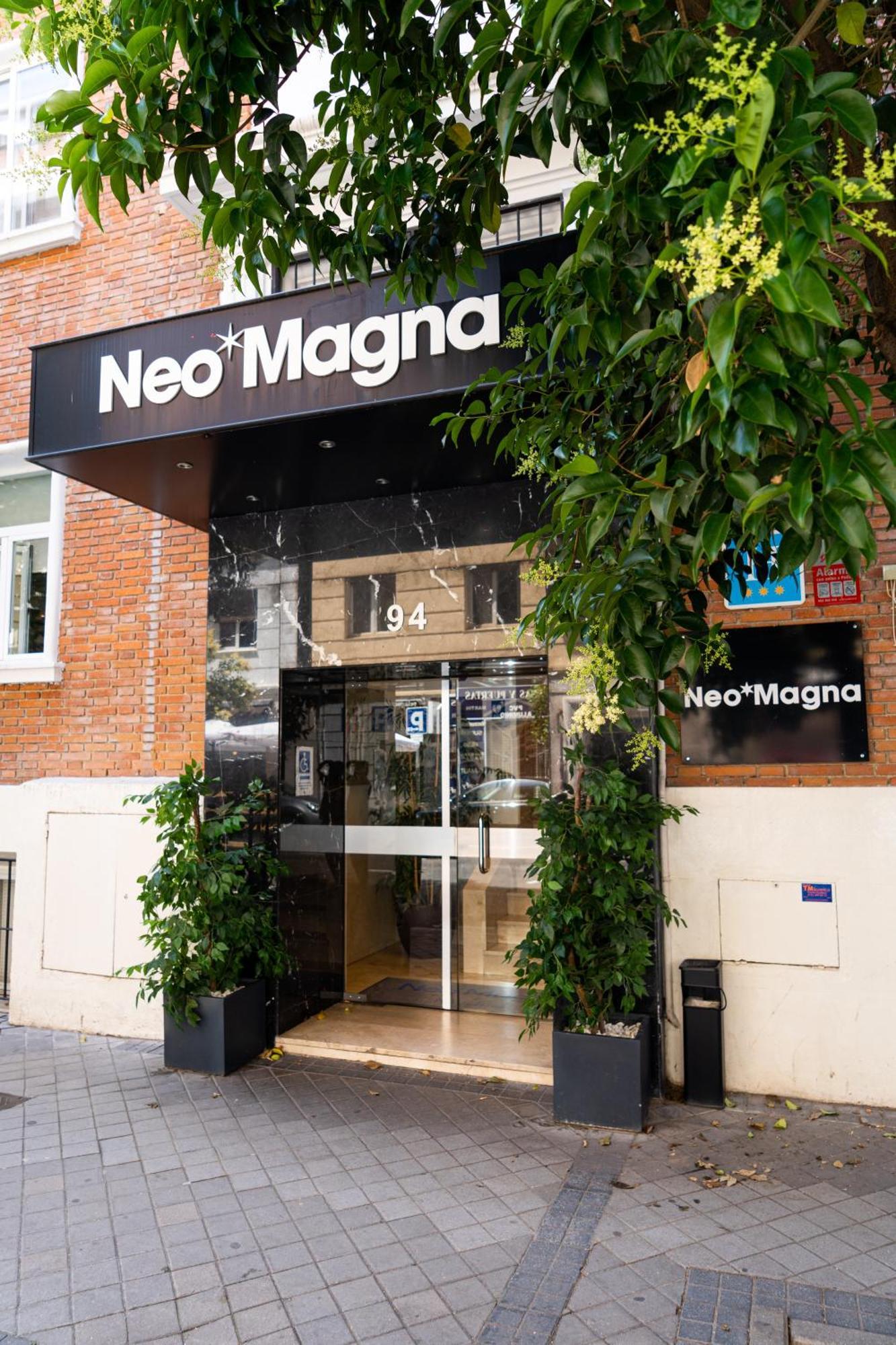 Hotel Neomagna Madryt Zewnętrze zdjęcie